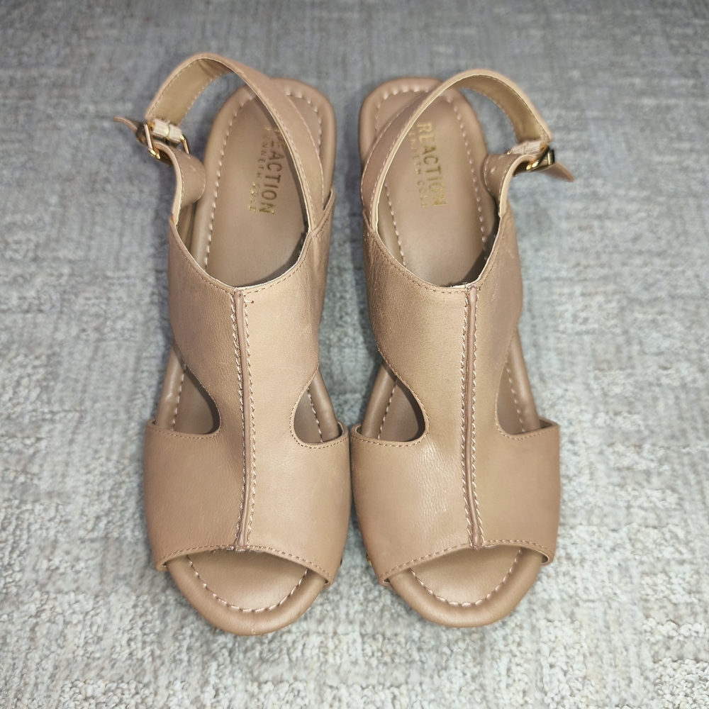 Kenneth Cole Women's Sandals Size 8.5 Beige Block Heel Open Toe Leather